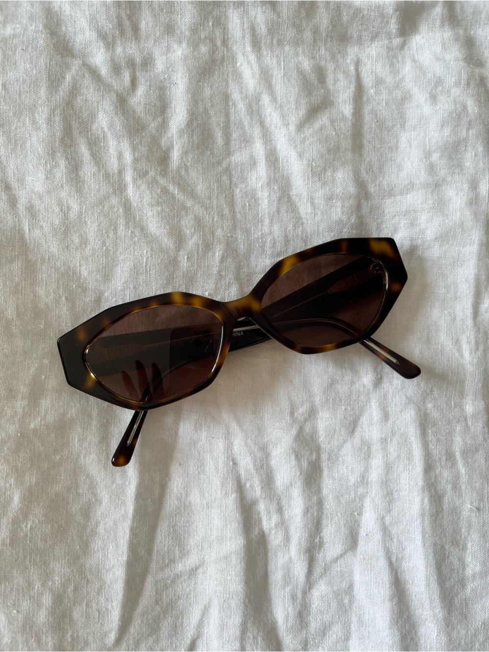LU GOLDIE Eliana Sunglasses in Tortoise